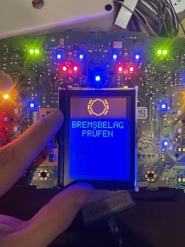 Neues FIS mit neuer Beleuchtung